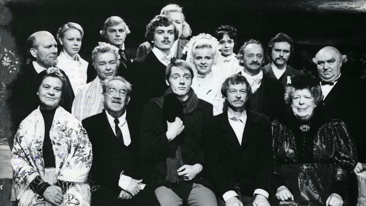 Oskar Luts Collection background